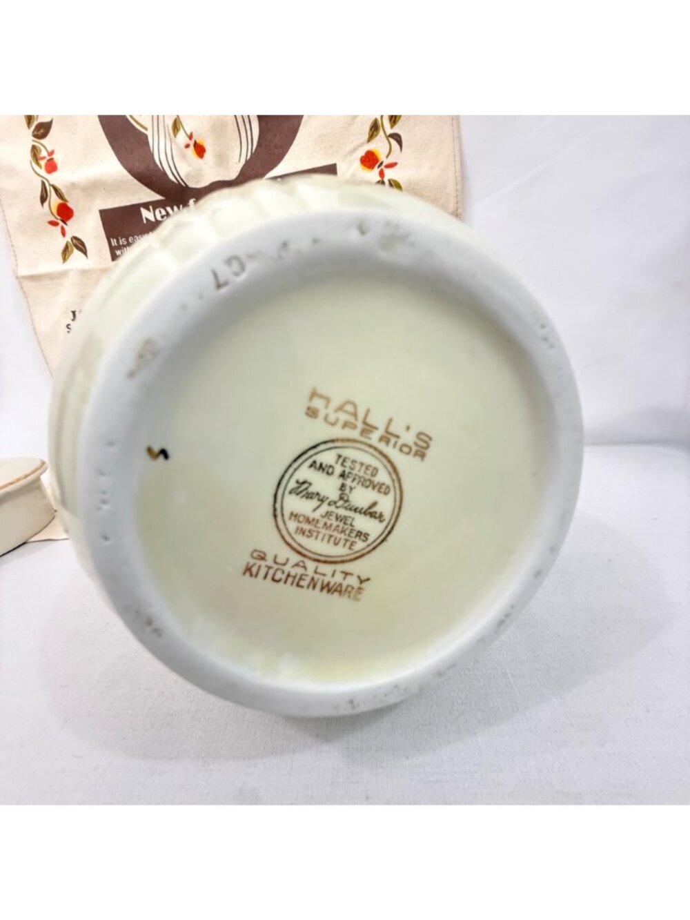 Hall Jewel Tea Autumn Leaf 1930's Pot Cups &1994 Calendar Towel Set Uranium Pot - Picture 13 of 16